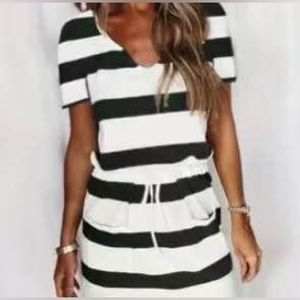 NEW WOMEN’S STRIPED DRAWSTRING V-NECK DRESS. SIZE LARGE